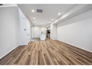 Photo #3: 2438160 Listing