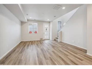 Photo #4: 2438160 Listing