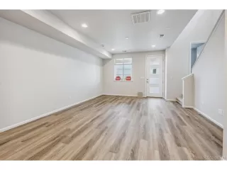 Photo #5: 2438160 Listing