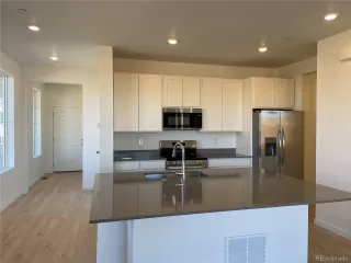 Photo #1: 2441242 Listing 