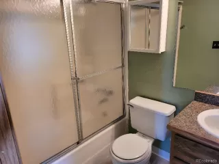 Photo #5: 2464250 Listing