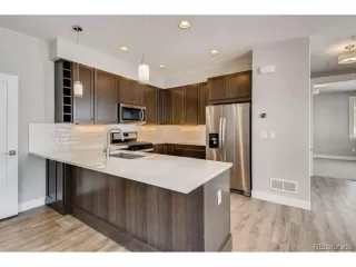 Photo #3: 2468178 Listing