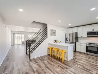 Photo #1: 2504115 Listing 