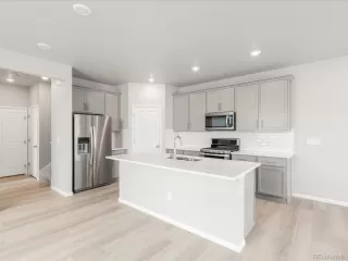 Photo #4: 2524495 Listing