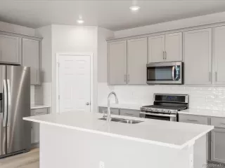 Photo #5: 2524495 Listing