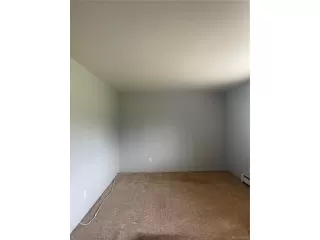 Photo #5: 2545302 Listing