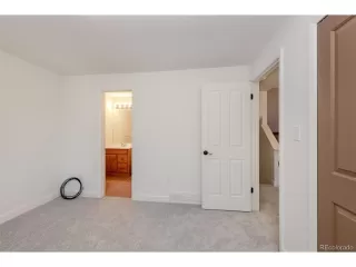 Photo #5: 2565171 Listing