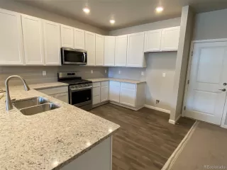 Photo #5: 2573211 Listing