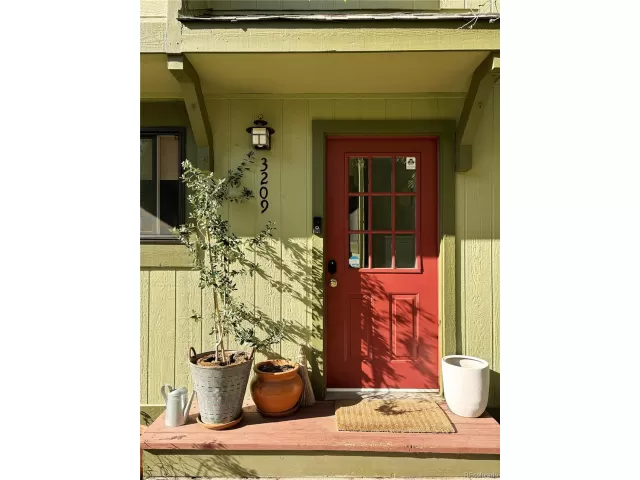 MLS: 2573747 Condo For Sale