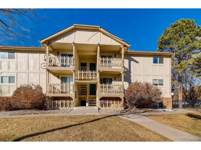 MLS: 2621860 Condo For Sale