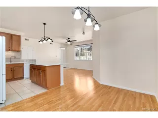 Photo #5: 2711688 Listing