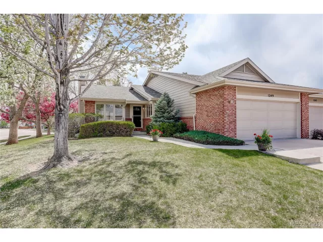 MLS: 2731858 Condo For Sale