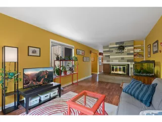 Photo #4: 2733989 Listing