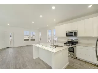 Photo #4: 2740664 Listing