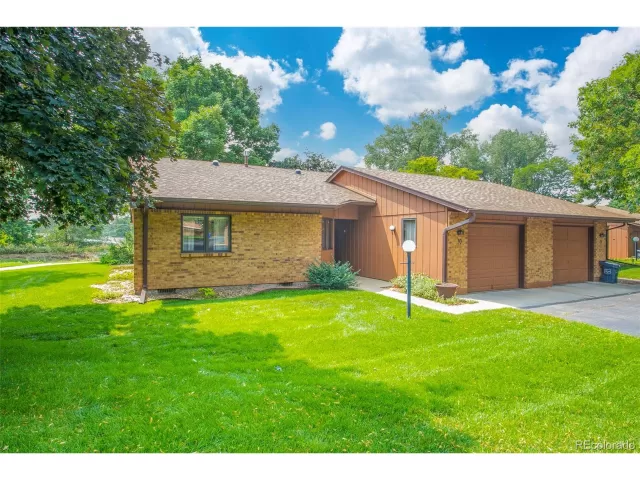 MLS: 2774524 Condo For Sale