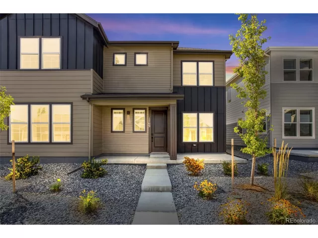 MLS: 2776602 Condo For Sale