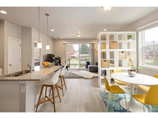 MLS: 2893272 Condo For Sale