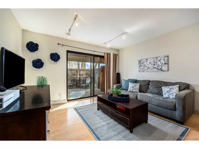 MLS: 2963572 Condo For Sale