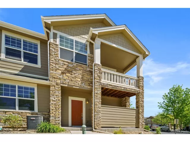 MLS: 3104276 Condo For Sale