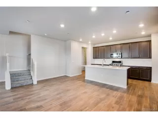 Photo #3: 3142198 Listing