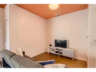 Photo #6: 3185961 Listing