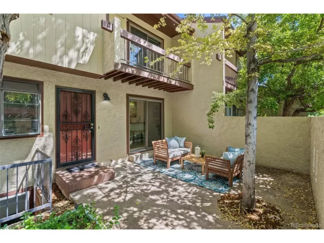 MLS: 3219396 Condo For Sale