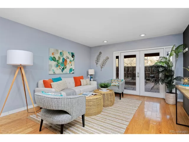 MLS: 3259685 Condo For Sale