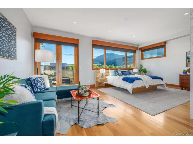 MLS: 3271421 Condo For Sale