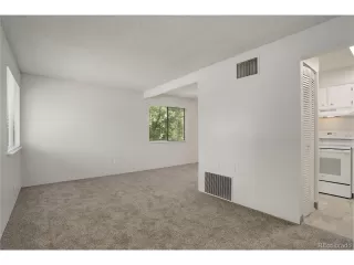 Photo #5: 3274954 Listing