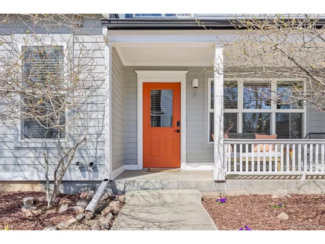 MLS: 3277632 Condo For Sale