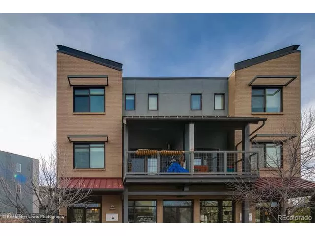 MLS: 3306034 Condo For Sale