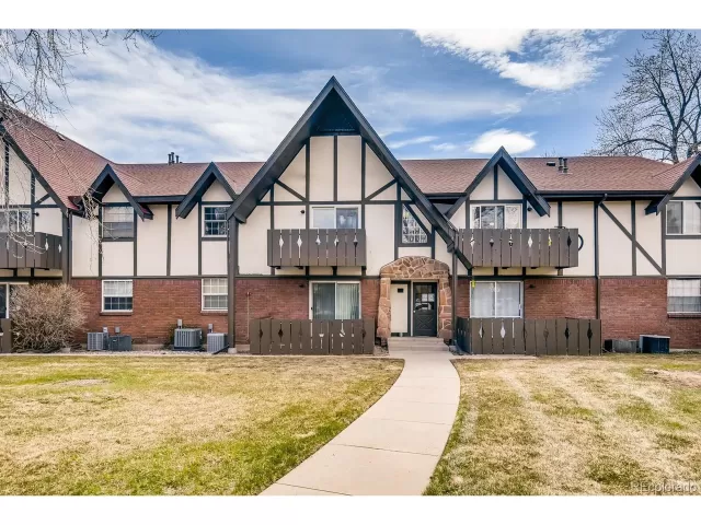 MLS: 3403231 Condo For Sale