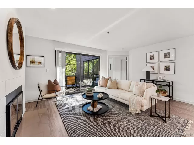 MLS: 3413290 Condo For Sale