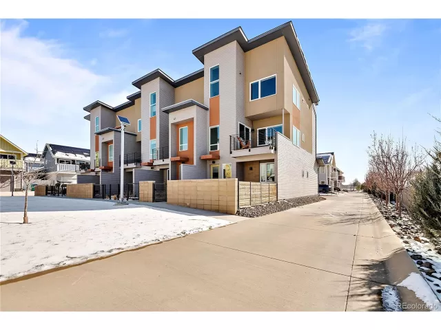 MLS: 3443691 Condo For Sale