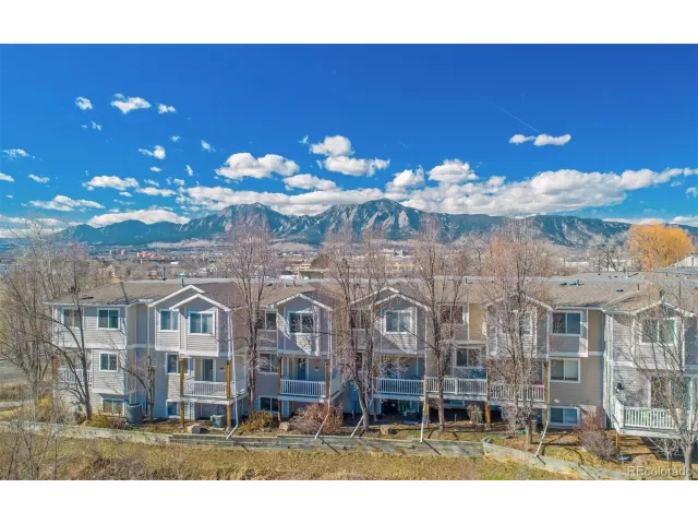 MLS: 3485729 Condo For Sale