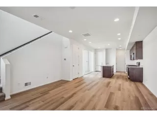 Photo #5: 3499877 Listing