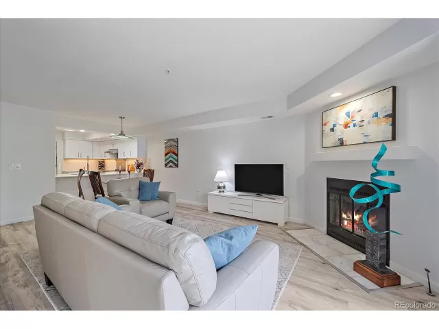 MLS: 3500952 Condo For Sale