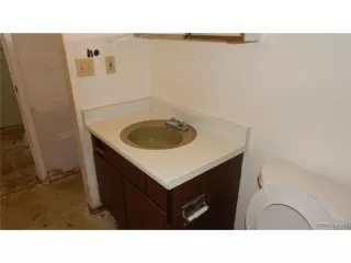 Photo #6: 3671009 Listing