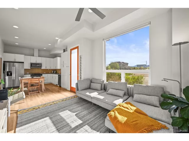 MLS: 3716931 Condo For Sale