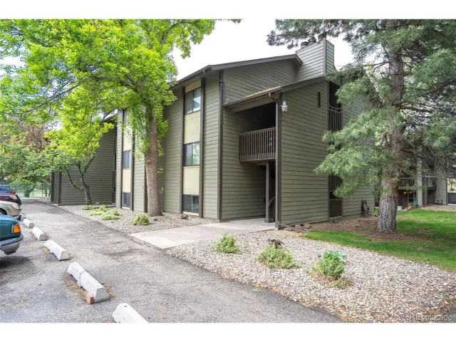 MLS: 3758051 Condo For Sale