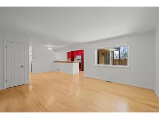 Photo #5: 3760761 Listing 