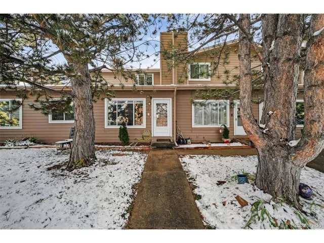 MLS: 3761495 Condo For Sale