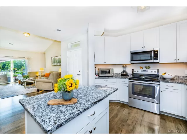 MLS: 3781653 Condo For Sale