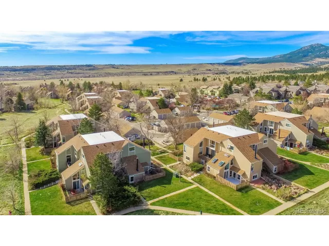 MLS: 3807353 Condo For Sale