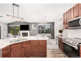 Photo #6: 3817332 Listing