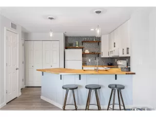 Photo #6: 3900656 Listing