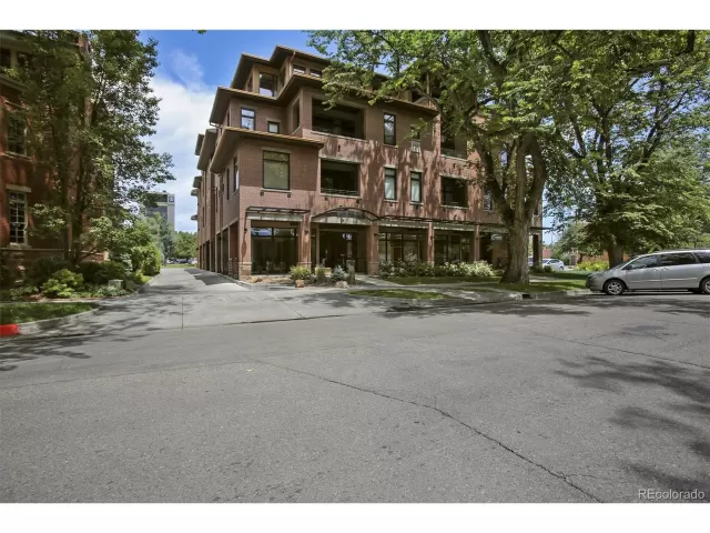 MLS: 3912738 Condo For Sale