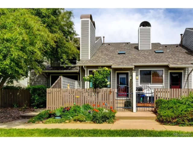 MLS: 3914763 Condo For Sale
