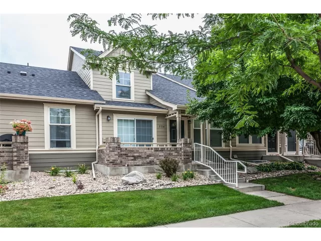 MLS: 3962662 Condo For Sale