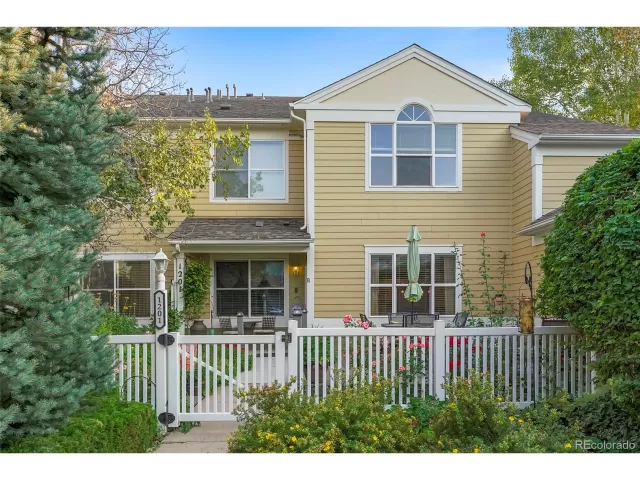 MLS: 3976637 Condo For Sale